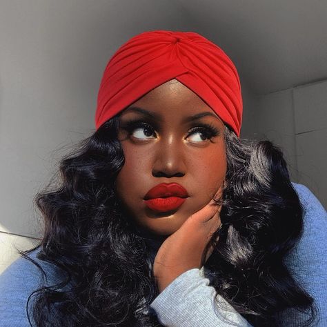 •Stella Francisco• on Instagram: “I’m at a point in my life where if you do me wrong I don’t even put in effort to hate you. I just no longer worry about your existence 😇💋 📍…” Red Lipstick Makeup Looks, Date Night Makeup, Makeup For Black Skin, Mode Turban, Beauty Forever, Natural Hair Community, Dramatic Makeup, Insta Post, Dark Skin Makeup