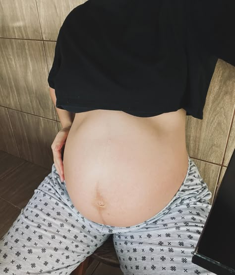 💜🤰🏻 4 Months Pregnant Belly, Six Month Baby, 4 Months Pregnant, Baby Bump Pictures, Belly Bump, Pregnancy Belly, Pretty Pregnant, Korean Babies, Baby Belly