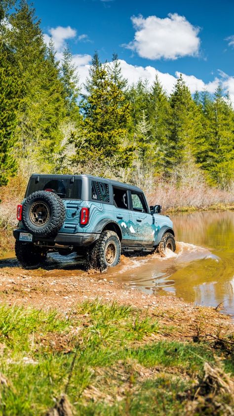 Ford Bronco Wallpaper, Bronco Ford 2022, Bronco Wallpaper, Ford Bronco 2023, Ford Bronco Aesthetic, Bronco Aesthetic, Bronco Lifted, Ford Bronco Interior, Bronco 2023