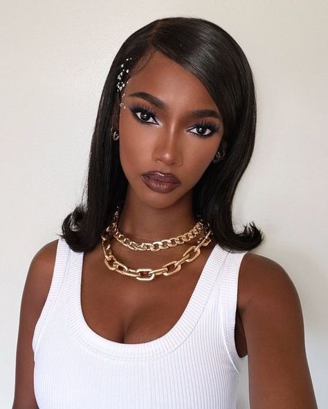 Sleek hair matches perfect with clean make up, Love this glam lady look, Get shoulder length straight hair by the Linkin bio ⁠ #Wowebony #wowebonywig #bobwig #shorthairstyles #lacefrontwig #flawlesshair #blackgirlmagic #360lacewigs#yakistraighthair #hair #haircut #hairstyle #shorthair#hairstylist #lob #hairbrained #americansalon #hairstyles #haircolor #hairgoals #fashion #bobhaircut #hairdresser #texture #brunette #blondehair #yychair #inspiration #instahair #makeup Bob Cut Styles, Shoulder Length Straight Hair, 360 Wigs, Clean Makeup Look, Sleek Hair, Natural Looking Wigs, Prom Hairstyles For Short Hair, Pretty Hair Color, Sleek Hairstyles