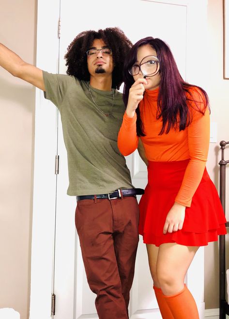 Velma And Shaggy Costume Black Couple, Shaggy And Velma Costume Couple, Velma Costume Cute, Velma Cosplay Cute, Velma Scooby Doo Movie, Shaggy Costume, Velma Dinkley Cosplay Costume, Shaggy And Velma, Velma Costume