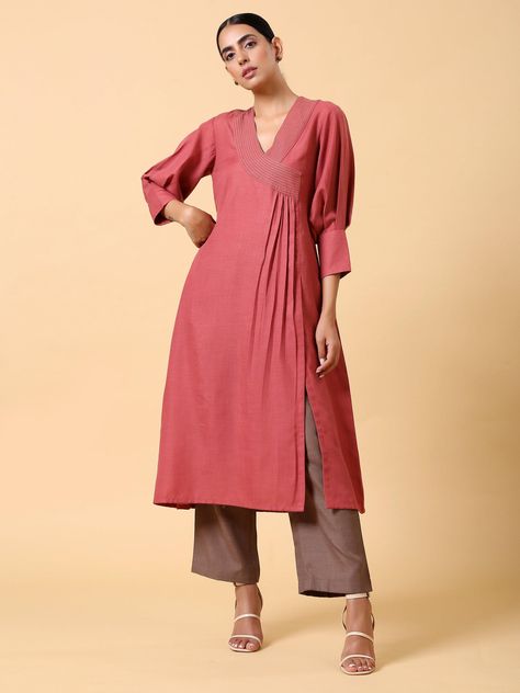 Linen Kurti Design, Red Kurta, Cotton Wrap Dress, Kurta Patterns, Kurta Pant Set, Simple Kurta Designs, Kurti Patterns, Kurti Designs Latest, Kurta Neck Design