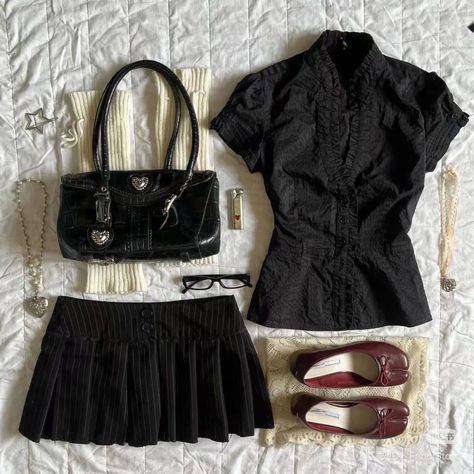 Black Flats Outfit, Academia Outfits, 2000s Outfits, Aesthetic Outfit Ideas, Fashion Inspiration Design, Really Cute Outfits, Girly Outfits, Dream Clothes, Look Cool