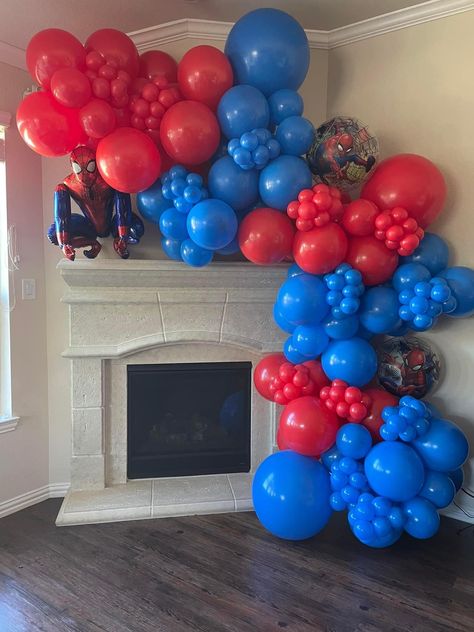 Football Theme Birthday, Football Theme, Balloon Ideas, Football Themes, Blue Theme, Blue Balloons, Backdrop Decorations, Grad Parties, Ornament Wreath