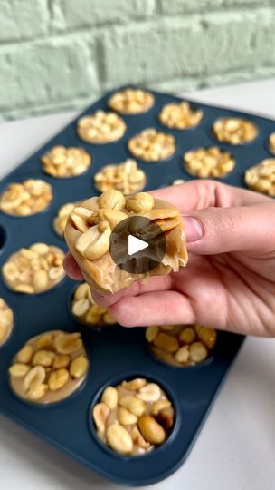 Payday Bites, Homemade Payday, Payday Candy, Homemade Candy Bars, Making Candy, Candy Man, Homemade Candy, Nut Recipes, Party Dishes