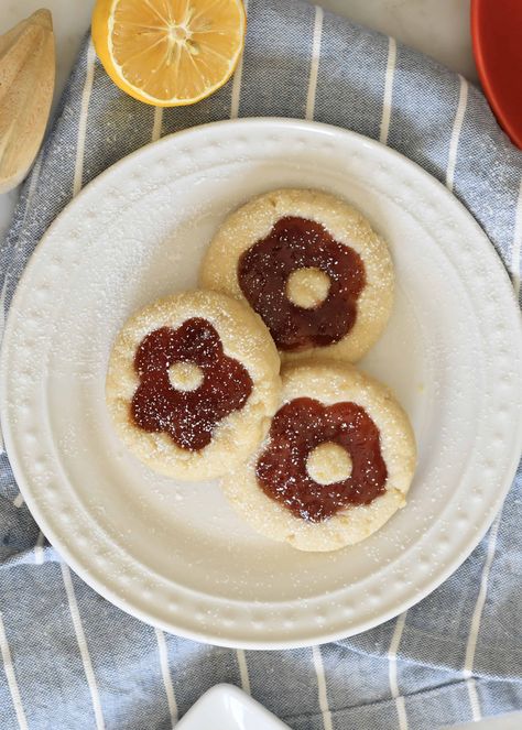 Cooking with Manuela: Pretty and Easy-to-Make Flower Thumbprint Lemon Cookies Flower Thumbprint Cookies, Flower Jam Cookies, Quick Cookies, Jelly Flower, Strawberry Preserves, Jam Cookies, Making Food, Buttery Cookies, Bon Appetite