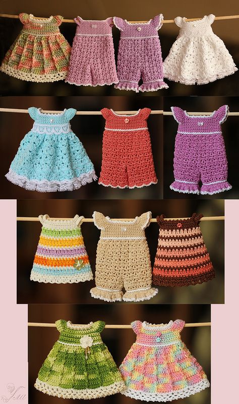 Baby Crochet Dress, Crochet Dress Ideas, Crochet Baby Doll, Dress Design Ideas, Cozy Diy, Crochet Doll Clothes Patterns, Baby Doll Clothes Patterns, Crochet Doll Tutorial, Crochet Baby Dress Pattern