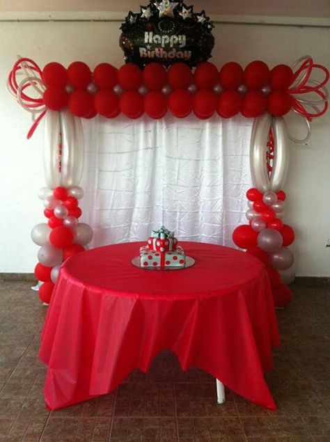 Red Party Decorations, Silver Balloons, Birthday Decorations At Home, Valentines Balloons, Simple Birthday Decorations, Tafel Decor, Balloon Arrangements, Birthday Balloon Decorations, Diy Birthday Decorations