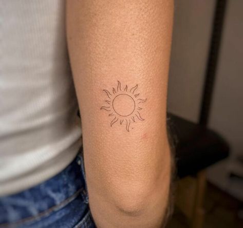 Women’s Sun Tattoo, Dog And Sun Tattoo, Minimalist Sunshine Tattoo, Smiley Sun Tattoo, Tony Tattoo Ideas, Sun Tattoo On Ribs, Minimal Tattoo Sun, Small Sun Tattoo Ideas, Sun Tattoo Designs For Women Beautiful