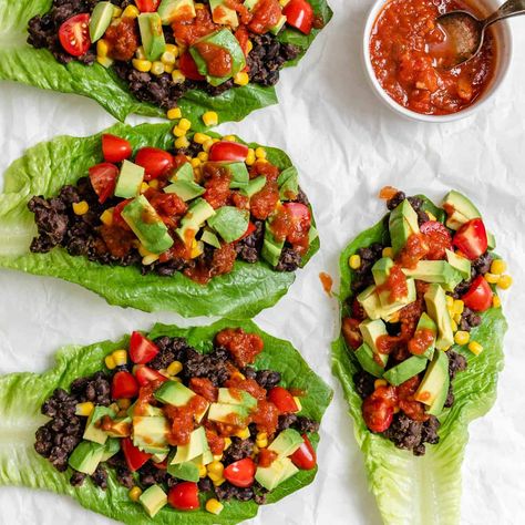 These almost raw tacos are simply heated to take the chill off and served in crisp lettuce cups. A vegetarian delight! | Plant-Based on a Budget Bean Lettuce Wraps, Raw Tacos, Healthy Chia Pudding, Vegan Shredded Cheese, Vegan Lettuce Wraps, Lettuce Wraps Healthy, Mcdougall Recipes, Plant Based Recipes Easy, Vegan Wraps