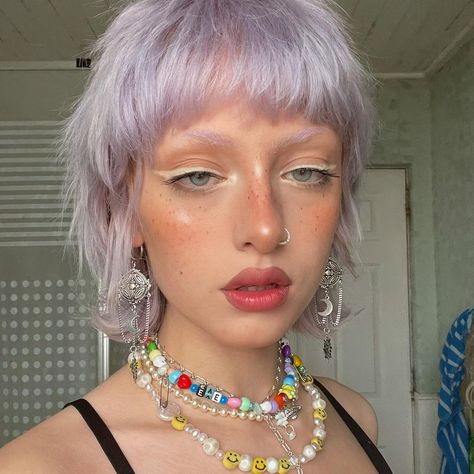 Eve 🍑 on Instagram: “No eyebrows > eyebrows” Eve Frsr, No Eyebrows, Hair Growing, Punk Hair, Dye My Hair, Mullet Hairstyle, Hair Reference, Cut My Hair, Hair Inspo Color