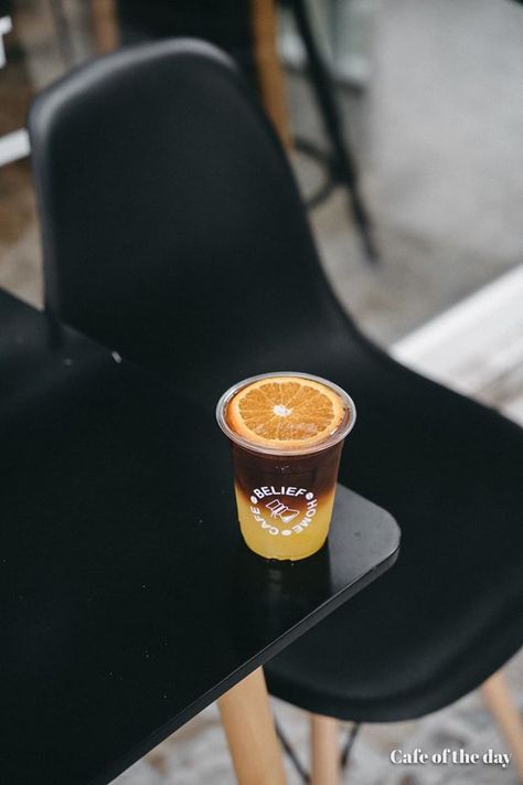 Takeaway Coffee Aesthetic, Signature Coffee Drinks, Coffee Advertising, Outdoor Restaurant Design, Coffee Shop Photography, Coffee Shop Interior Design, Coffee Shot, Shirt Logo Design, Food Drink Photography