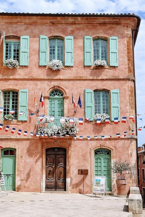 Provence, France. Image credit: Instagram.com/mygreatescapes French Villages, Enjoy Your Week, Roussillon France, Apartments Exterior, Villas In Italy, French Exterior, Kensington And Chelsea, Finding Inspiration, House Exteriors