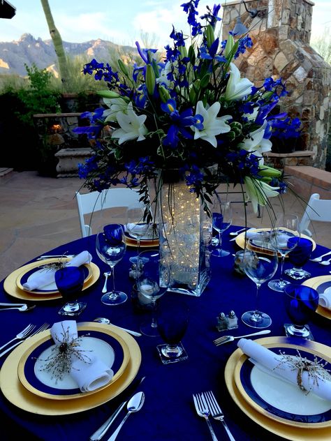 Blue Wedding Theme Centerpieces, Royal Blue Wedding Decorations, Royal Blue Wedding Theme, Royal Blue Quince, Royal Blue Quinceanera, Wedding Wallpaper, Blue Wedding Centerpieces, Blue Wedding Decorations, Blue Gold Wedding