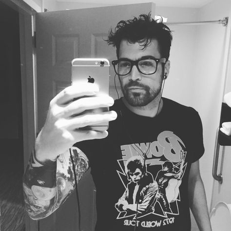 starsetsingerguy: "I'm listening to things that you allowed to.  #weeklybathroomselfie #itsathingapparently" — I'm guessing he meant "that you're not allowed to," as in, the new album. Gah, I love this sexy tease of a man. <3 I'm having one of those sexually frustrated nights, lol. I feel bad sometimes for sexually objectifying Dustin Bates because I admire and appreciate him so much as a person and musician, but damn, he's so hot. I just can't deal sometimes.  haha. -BH Dustin Bates, Alternative Artists, Pleasing People, Breaking Benjamin, Mens Hairstyles Medium, Music Express, Black Veil Brides, Him Band, Alternative Rock