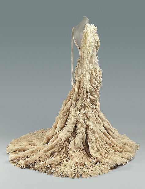 Alexander McQueen - Silk Oyster Dress, Alexander Mcqueen Savage Beauty, Madeleine Vionnet, Alexander Mcqueens, Savage Beauty, Mcqueen Fashion, Elsa Schiaparelli, Look Formal, Costume Institute