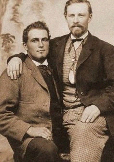 Tired Of People Claiming That Gays Never Existed Until Now, Person Collects 31 Pics As Proof That They Did Gay History, Vintage Couples, Poses References, Foto Art, Photo Vintage, Two Men, Gay Love, Man In Love, Vintage Pictures