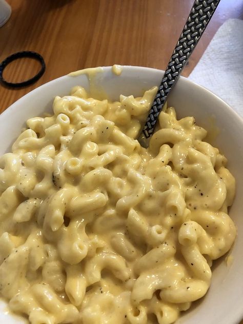 Max And Cheese Aesthetic, Mac And Cheese Aesthetic, Pasta Photography, Pasta And Cheese, Homemade Macaroni And Cheese, Eating Photography, Homemade Mac And Cheese, Cheese Food, Yummy Comfort Food