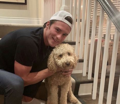 Andrei Svechnikov, Hockey Romance, Hockey Guys, Hockey Men, Hockey Memes, Hockey Baby, Hockey Boys, Nhl Players, Workout Chart