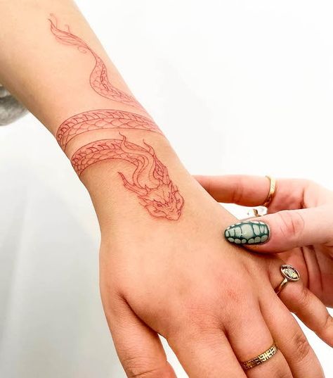 76 Hand Tattoos For Women with Meaning - Our Mindful Life Dragon Hand Tattoo, Inner Finger Tattoo, Dragon Tattoo Arm, Simple Hand Tattoos, Thumb Tattoos, Dragon Tattoo Ideas, Full Hand Tattoo, Red Dragon Tattoo, Butterfly Hand Tattoo