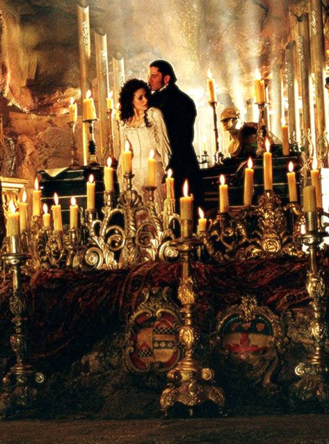 Emmy Rossum and Gerard Butler in The Phantom of the Opera - 2004 2004 Phantom Of The Opera, Gerard Butler Phantom Of The Opera, The Phantom Of The Opera Aesthetic, Phantom Of The Opera Wedding, The Opera Aesthetic, Phantom Of The Opera Aesthetic, Phantom Of The Opera Movie, Theatre Musical, Opera Aesthetic