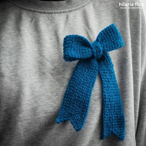 Eros Bow | Learn how to crochet an easy and beautiful bow using the short rows technique. Written instructions, chart, and video tutorials included. Crochet Bracelet Pattern, Flowers Easy, Crochet Flowers Easy, Crochet Symbols, Crochet Abbreviations, Learn How To Crochet, Yarn Tail, Crochet Bracelet, Crochet Inspiration