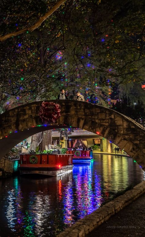 San Antonio Skyline, Blurry Aesthetic, San Antonio Riverwalk, Texas Christmas, Downtown San Antonio, Downtown San Diego, Holiday Market, Texas Homes, River Walk