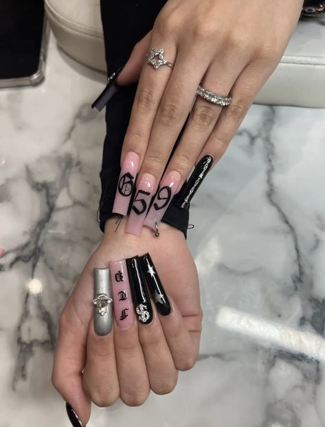 Rapper Nails Ideas, Pretty Nail Ideas Acrylic Black, 21 Savage Nails Inspiration, American Nails Designs, Slipknot Nails Acrylic, Skull Charm Nails, $ui̇ci̇deboy$ Nail Ideas, G59 Nails Simple, Sb Nail Ideas