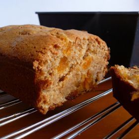 Apricot Loaf Apricot Bread Recipe, Apricot Loaf, Dessert Loaf, Apricot Fruit, Baking School, Biscuit Bread, Loaf Recipes, Dried Apricots, Loaf Cake