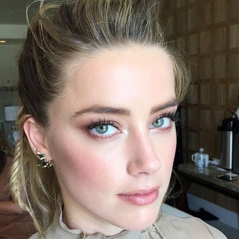 The Cool Girl’s Guide To Piercings Amber Heard Makeup, Celebrity Piercings, Amber Heard Style, Amber Head, Fun Ponytails, Sultry Makeup, Amber Heart, Golden Girl, Amber Heard