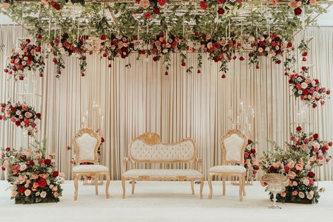 Mandap Setup, Floral Mandap, Hindu Wedding Decorations, Engagement Stage Decoration, Nikah Decor, Stage Wedding, Reception Stage Decor, Simple Stage Decorations, Wedding Ceremony Decor