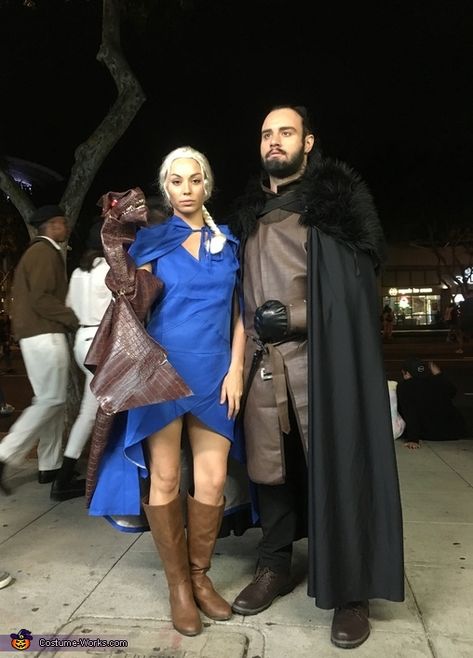 Daenerys Targaryen, Jon Snow and Dragon - Halloween Costume Contest John Snow And Daenerys Costume Halloween, John Snow Costume Halloween, Jon Snow Halloween Costume, Daenerys Costume Halloween, John Snow And Daenerys Costume, Daenerys Halloween Costume, Jon Snow And Daenerys Costume, Game Of Thrones Family Costume, House Of Dragon Halloween Costumes