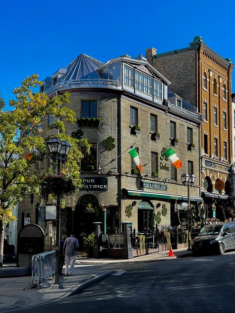 Amazing pub in Old Quebec City Old Quebec City, Old Quebec, Prince Edward Island, Quebec City, Epic Art, City Aesthetic, Nova Scotia, Niagara Falls, Montreal