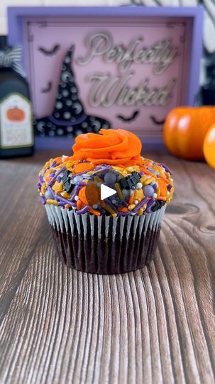 5.9K views · 1K reactions | 🧡🧁💜🧁🧡🧁💜🧁🧡🧁💜🧁🧡 #cupcake #sprinkles #halloween #cakedecorating #halloweencupcakes #fall #glutenfree | Treat Yourself Cakery | John Debney · Hocus Pocus Main Theme (From "Hocus Pocus 2"/Score) Cupcake Sprinkles, Hocus Pocus 2, Main Theme, Halloween Cupcakes, Halloween Cakes, Halloween Recipes, Hocus Pocus, Cupcakes Decoration, Waltz