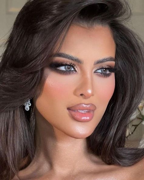 Makeup Facts, Glam Bride Makeup, Sultry Makeup, Wedding Guest Makeup, Arabic Makeup, Glam Wedding Makeup, Expensive Makeup, Formal Makeup, Glossy Makeup