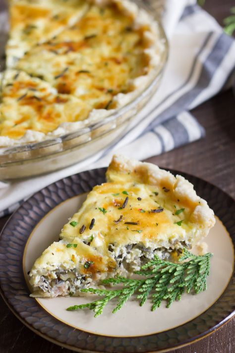 Cheesy Wild Rice Quiche - Canadian bacon, nutty wild rice, and creamy, cheesy eggs all baked up in a buttery, flakey pie crust! Wild Rice Quiche Recipes, Wild Rice Quiche, Wild Rice Recipes, Breakfast Quiche, Holiday Baking Recipes, Crustless Quiche, Wild Rice, Food Tasting, Quiche Recipes