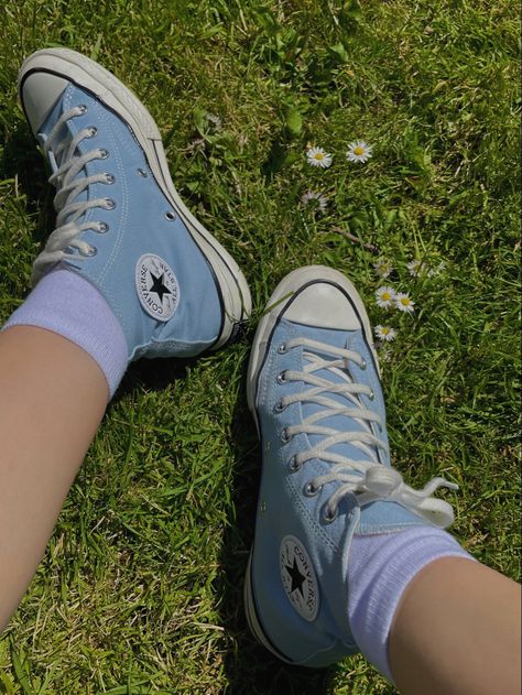 Light blue Converse. Summer 2022. Outfit inspo. Style inspo. Baby blue. Vibes. Shoe inspo. Shoe ideas. What to wear. Summer shoes. Aesthetic Blue Converse Aesthetic, Blue Converse Outfit, Tiffany Blue Converse, Chucks Outfit, Baby Blue Converse, Light Blue Converse, Aesthetic Converse, Converse Collection, Converse Aesthetic