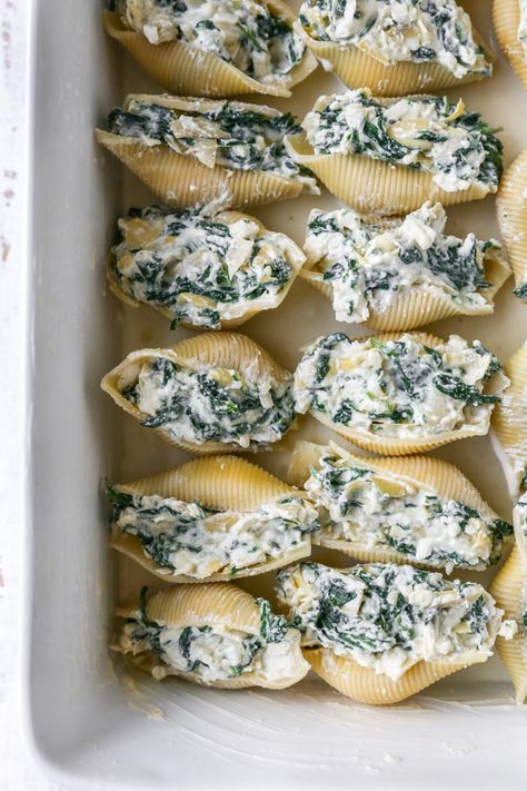 Pasta Artichoke, Artichoke Stuffed Shells, Jumbo Shell Recipes, Ricotta Bake, Pistachio Cake Recipe, Christmas Pasta, Artichoke Stuffed, Stuffed Shells Ricotta, Spinach And Artichoke Dip