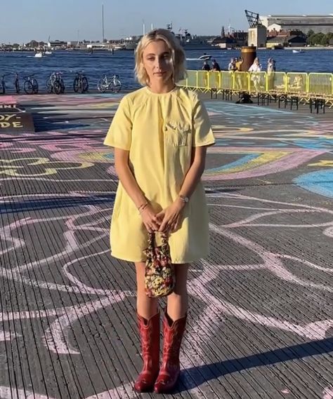 emma chamberlain at ganni's spring summer 2023 fashion show at copenhagen fashion week.. Emma Chamberlain Fashion Week, Emma Chamberlain Copenhagen, Emma Chamberlain Ganni, Emma Chamberlain Outfits 2023, Emma Chamberlain 2023, Emma Chamberlain Summer Outfits, Copenhagen Aesthetic Style, April Journal, Emma Chamberlain Outfits