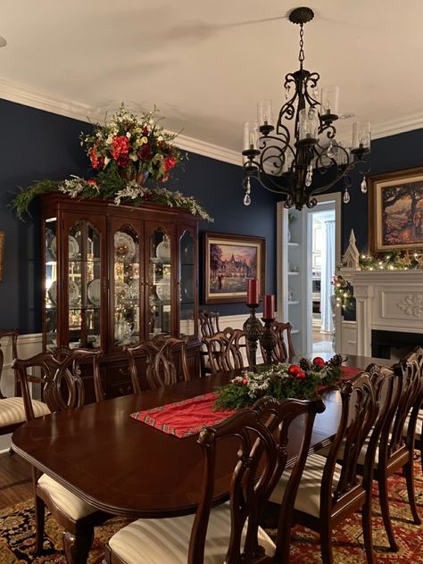 Traditional Style Dining Room, Victorian Dining Room, Beautiful Dining Room Decor, Victorian Dining Table, Dining Room Decor Traditional, Dining Room Victorian, Dream Dining Room, Classic Dining Room, Dining Room Remodel