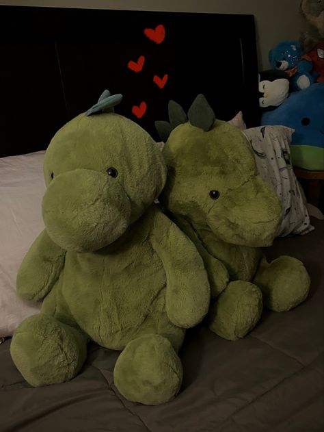 Stuffed Animals Dinosaurs, Cute Dino Plush, Boyfriend Stuffed Animal Gift Ideas, Cute Matching Stuffed Animals, Dino Stuffed Animal Aesthetic, Dinosaur Plushie Aesthetic, Soft Bf Aesthetic, Couples Plushies, Dinosaurs Plushies