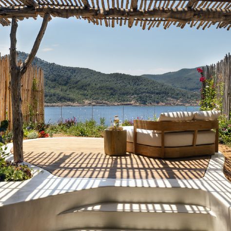 Montage Healdsburg’s $95K Astonomy Package Is Almost Out-of-This-World – Robb Report Formentera Spain, Eco Friendly Holiday, Six Senses, Ibiza Town, Piano Bar, Glamping Site, Sustainable Tourism, Conde Nast Traveler, Menorca