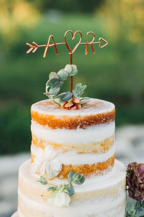 Wedding Cake Greenery, Metallic Wedding Cakes, Cake Sparklers, Reception Desserts, Vegan Wedding Cake, Wedding Cake Toppers Unique, Traditional Wedding Cakes, Small Wedding Cakes, Vegan Wedding