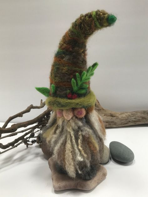 Large Needle Felted Gnome - Etsy Needle Felted Gnomes, Felted Gnomes, Gnome Tutorial, Holiday Gnomes, Needle Felting Projects, Gnomes Crafts, Wool Crafts, Felt Projects, Needle Felt