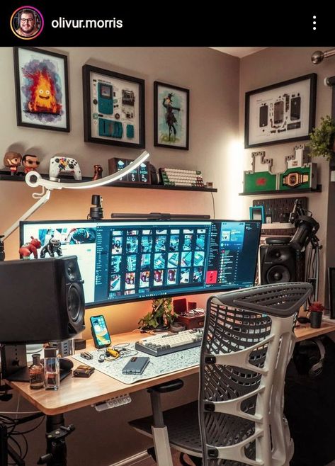 Graphic Design Workspace, Graphic Designer Desk, Desk Setup Ideas, Setup Inspiration, Workstations Design, Battle Station, Dream Desk, Workspace Desk, Computer Desk Setup