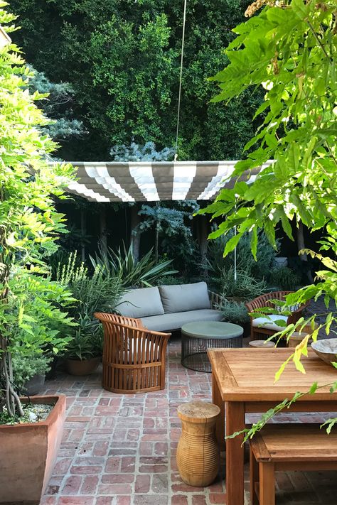 Garden Sitting Areas, Garden Nails, Outdoor Sitting Area, Garden Wallpaper, Garden Cafe, Back Garden, Outdoor Oasis, Patio Ideas, The Ranch