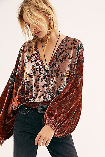 Mode Country, Look Boho Chic, Mode Kimono, Mata Hari, Estilo Hippie, Mode Boho, Bohemian Tops, Velvet Blouses, Mode Inspo