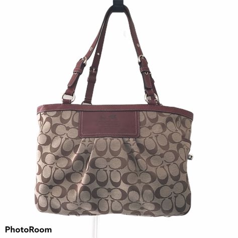 Coach Gallery Signature Pleat Tote, Ecu, Classic Khaki And Plum Accents, Pink Inside, Two Side Pockets With Turn Lock Closure, Inside Pockets, Double Shoulder Straps With Zippered Top. Measurements Approximately 14.5” By 9” By 5” And Strap Drop Of 9”. Used Maybe Once Or Twice. Reversible Tote Bag, Coach Tote Bags, Top Measurements, Beige Bag, Red Tote, Coach Tote, Pink Tote Bags, Reversible Tote, Bags Coach