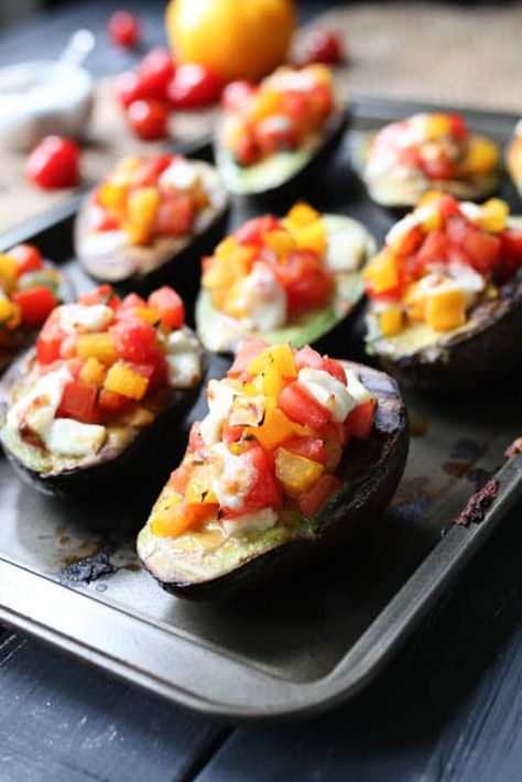 This Keto Grilled Avocado Bruschetta is the perfect Low Carb and Gluten Free Summer BBQ Recipe for outdoor entertaining and snacking. Potato Skins Recipe, Crispy Potato Skins, Loaded Potato Skins, Potatoe Skins Recipe, Summer Bbq Recipes, Healthy Superbowl Snacks, Grilled Avocado, Cooking Logo, Game Day Snacks