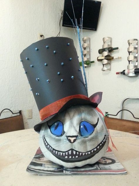 Mad Hatter Pumpkin Painting, Pumpkin Contest Ideas No Carve, Calabazas Halloween, Pumkin Decoration, Creative Pumpkin Painting, Creative Pumpkin Decorating, Halloween Gourds, Pumpkin Decorating Contest, No Carve Pumpkin Decorating